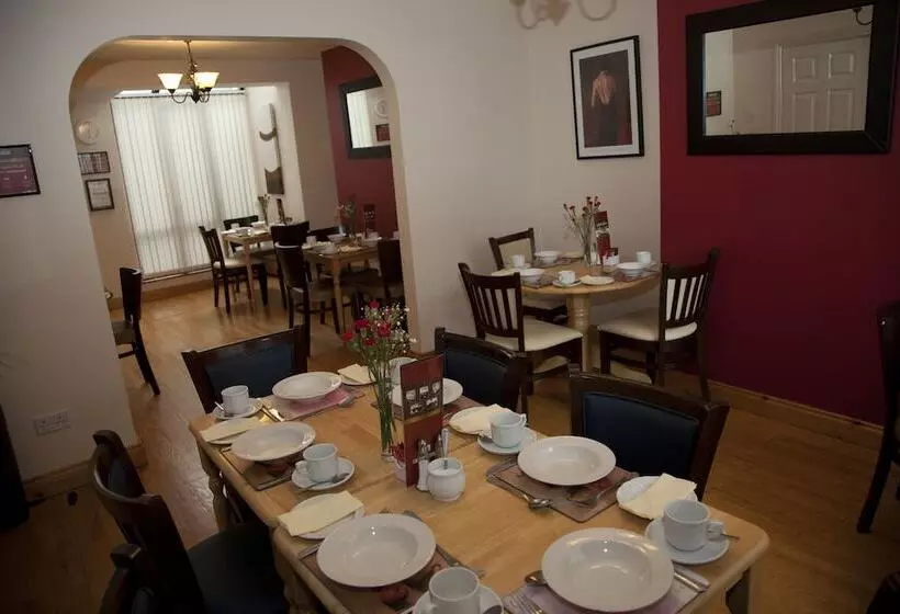 Arch House B&b & Apartments