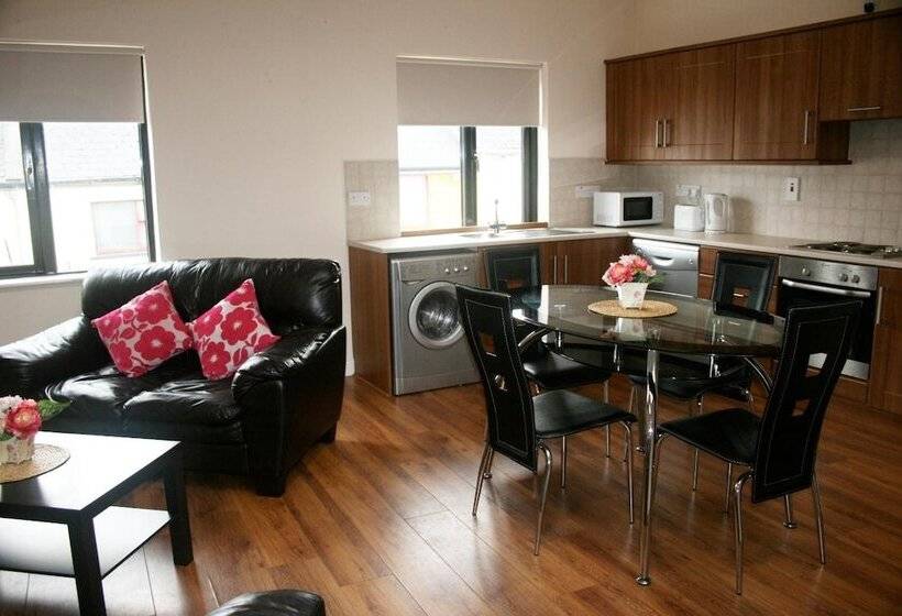 Arch House B&b & Apartments