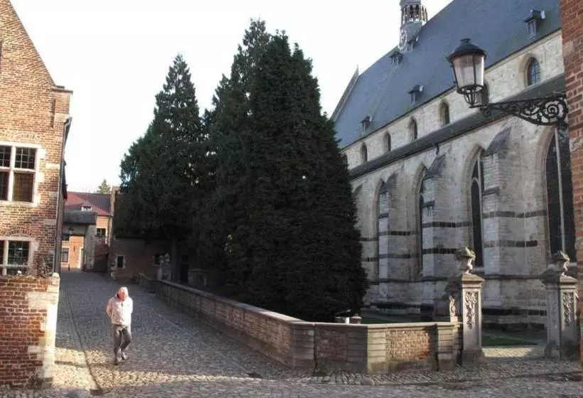 تختخواب و صبحانه Guesthouse Begijnhof