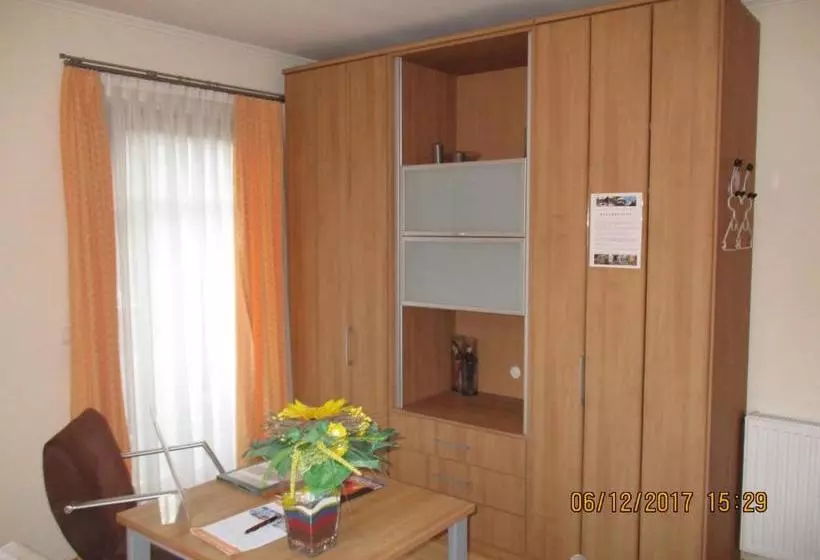 ベッドアンドブレックファースト Gästehaus Zur Schönen Aussicht