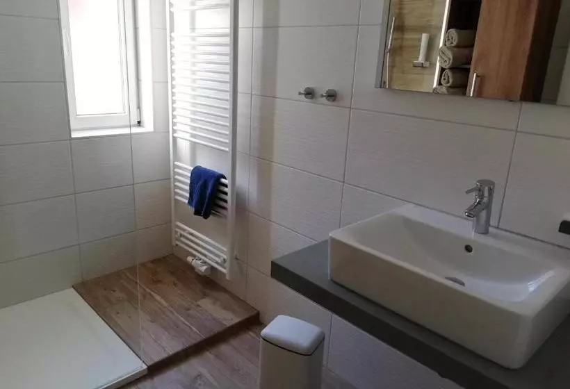 Aamiaismajoitus (B&B) Haus Höll Herta