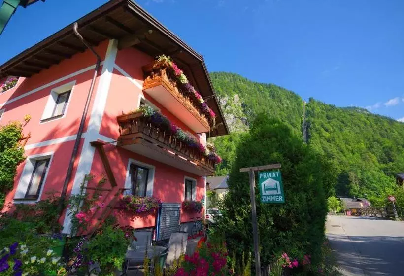 Aamiaismajoitus (B&B) Haus Höll Herta