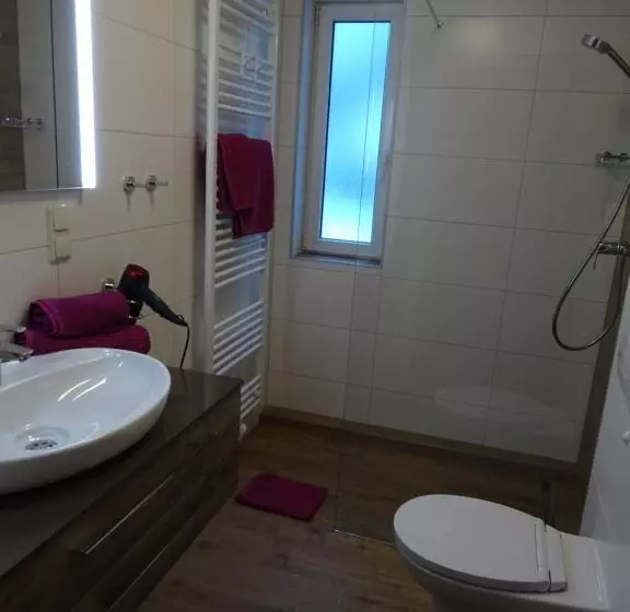 Aamiaismajoitus (B&B) Haus Höll Herta