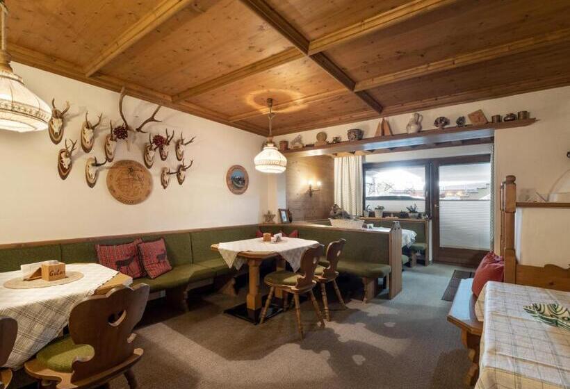 تختخواب و صبحانه Landhaus Elfi