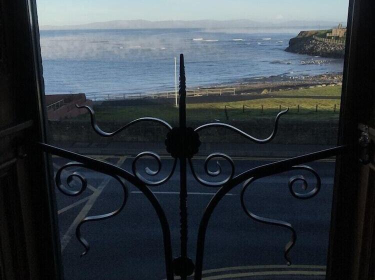 Bed and Breakfast Maddens Bridge Bar & Guesthouse