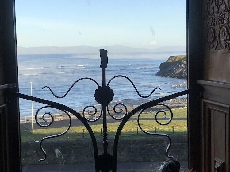 Bed and Breakfast Maddens Bridge Bar & Guesthouse