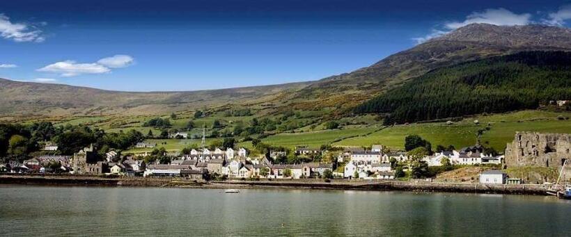 민박 The Baytree Restaurant & Guesthouse