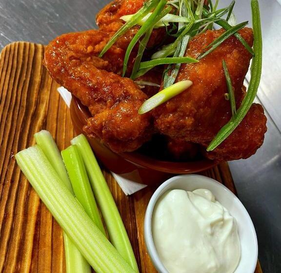 민박 The Baytree Restaurant & Guesthouse