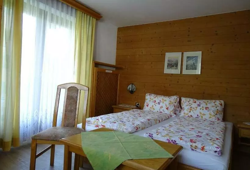 Aamiaismajoitus (B&B) Tirolhaus Irma