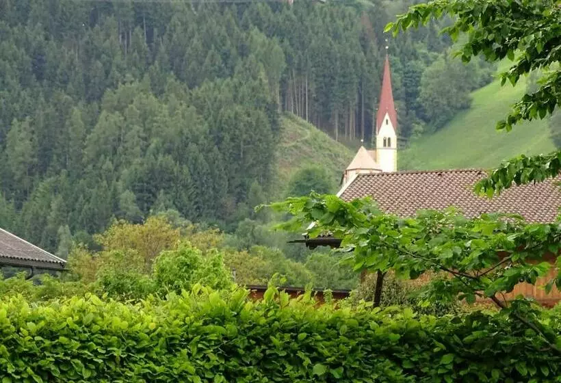 Aamiaismajoitus (B&B) Tirolhaus Irma