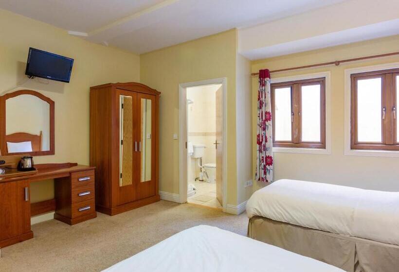 צימר Tudor House Guest House