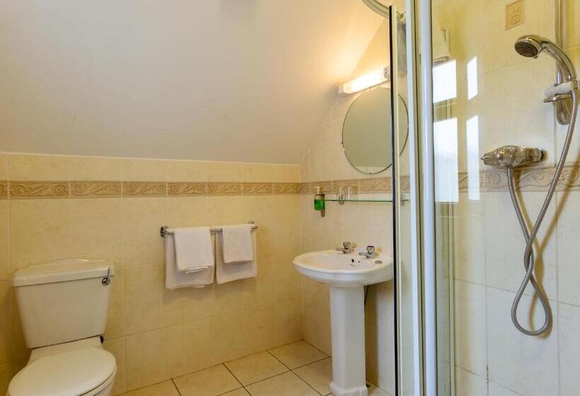 צימר Tudor House Guest House