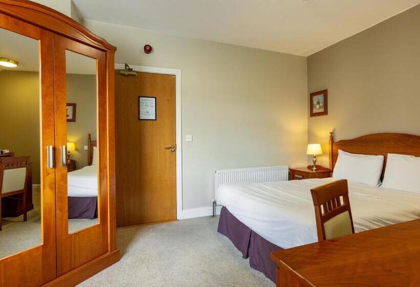 צימר Tudor House Guest House