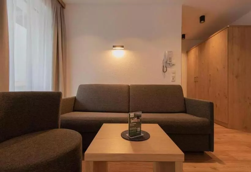 Berghotel Rasis