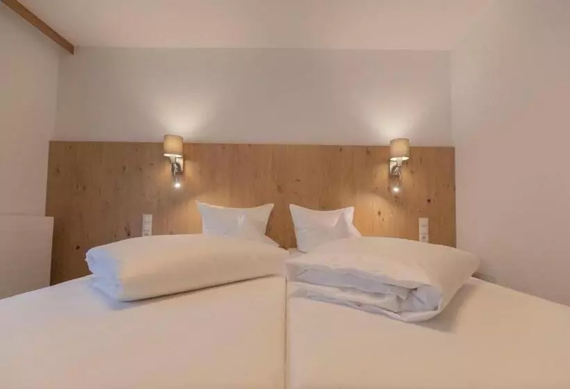 Berghotel Rasis
