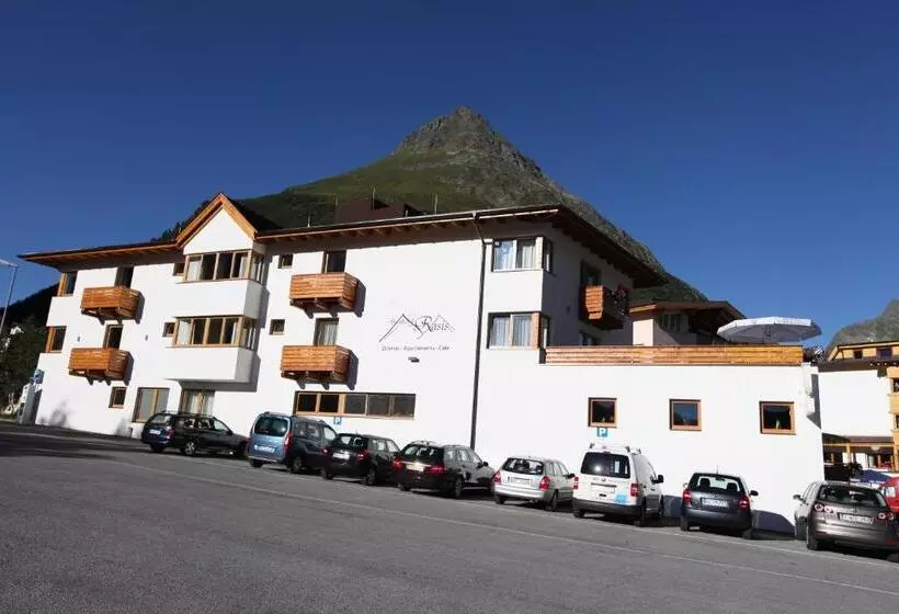 Berghotel Rasis