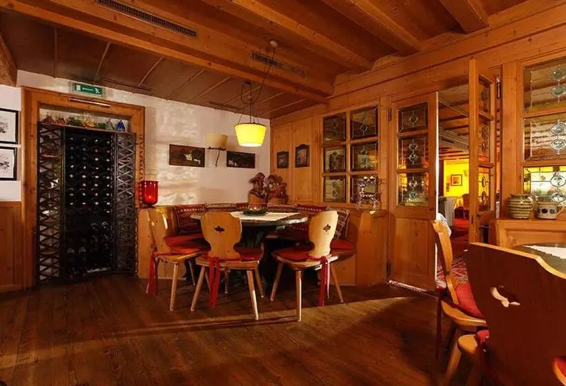 Enzian & Apartmenthotel Johannes