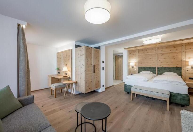 Enzian & Apartmenthotel Johannes