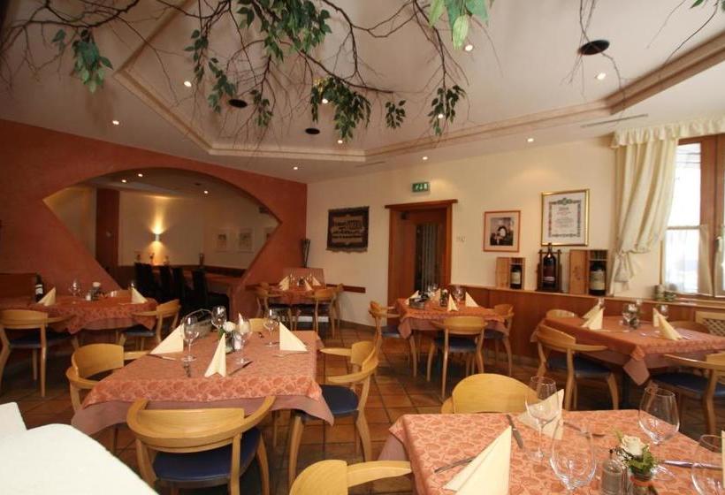 Отель Al Torrente