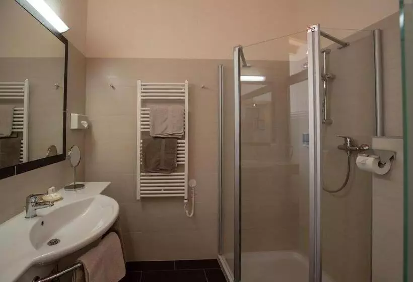 Hotel Charly