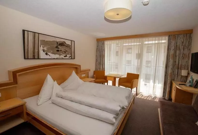 Hotel Charly