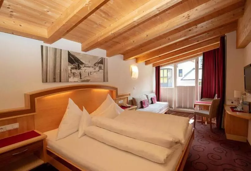 Hotel Charly