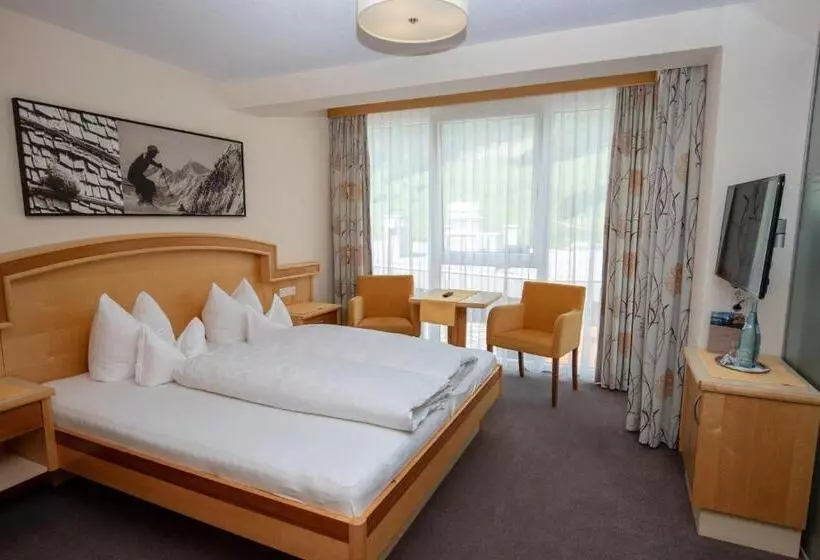 Hotel Charly