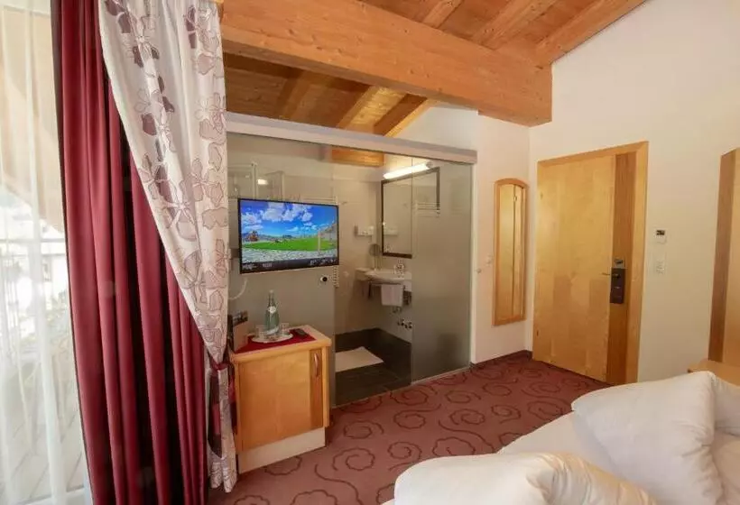 Hotel Charly