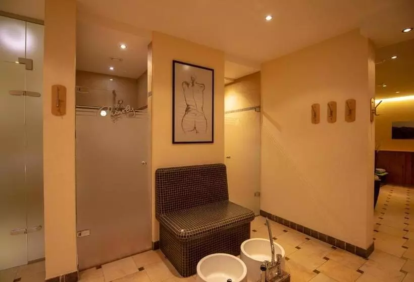 Hotel Charly