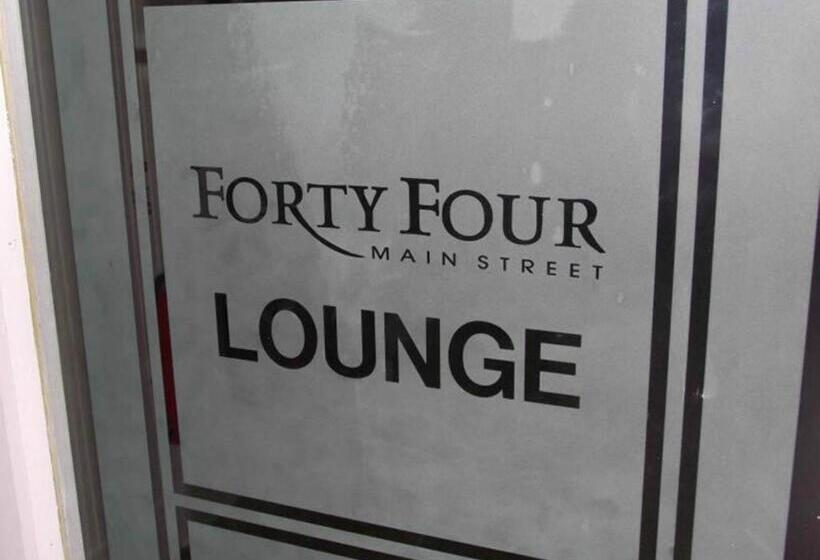 酒店 Forty Four Main Street