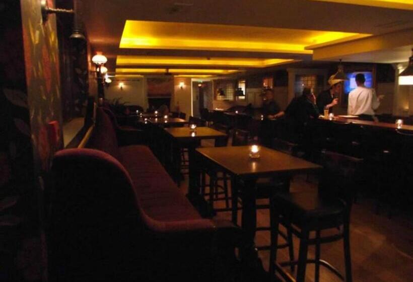 酒店 Forty Four Main Street