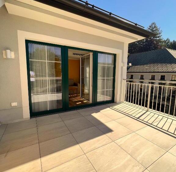 ホテル Gasthof Lebzelter