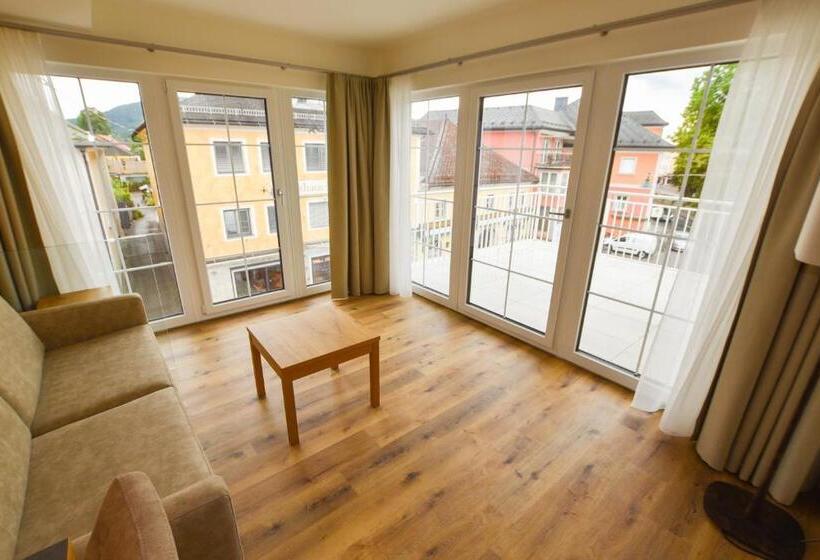 ホテル Gasthof Lebzelter