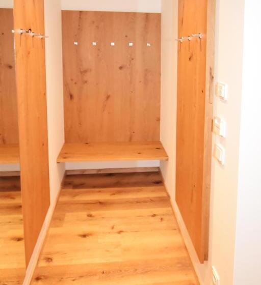 ホテル Gasthof Lebzelter