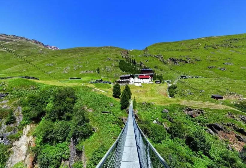 Hotelli Gasthof Geierwallihof