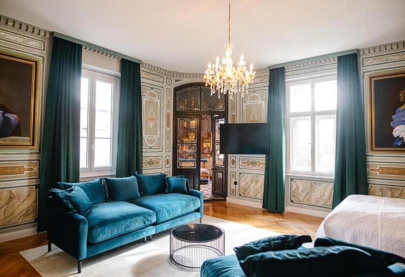 Отель Georgi Schloss Boutique