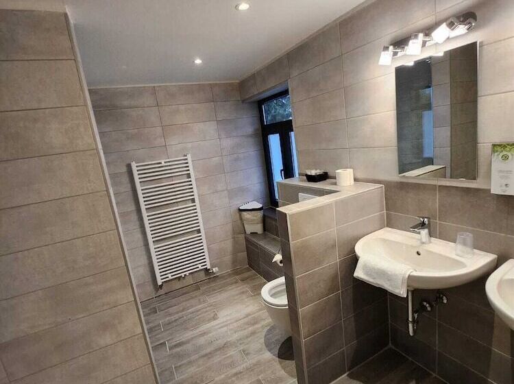 酒店 Hôtel Francorchamps Pitlane Lodge