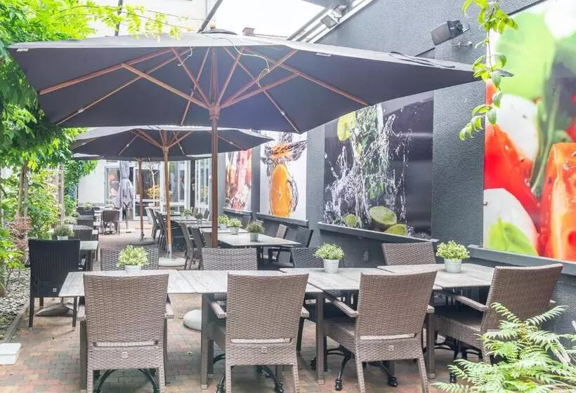 ホテル Brasserie Ingredi