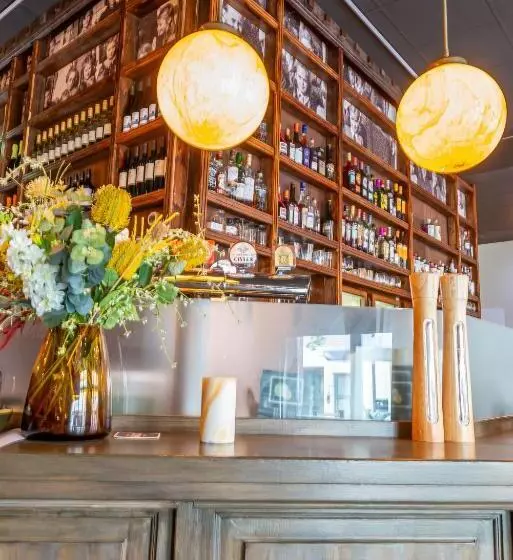 ホテル Brasserie Ingredi
