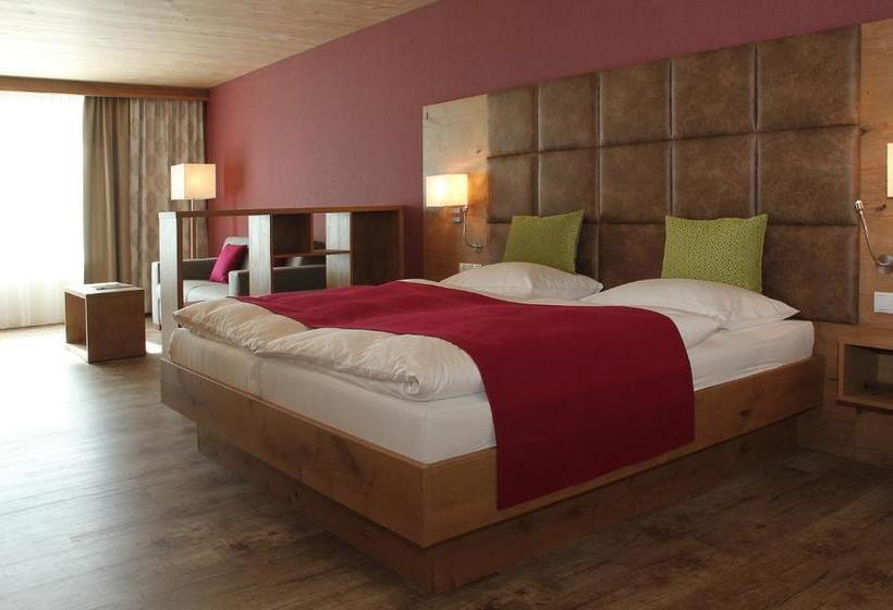 בית מלון כפרי Krone Langenegg