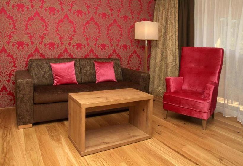 בית מלון כפרי Krone Langenegg