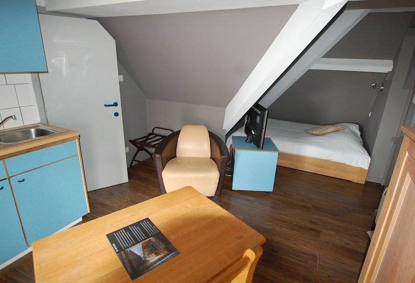 호텔 Piano 2   Mont St Guibert   Louvain La Neuve