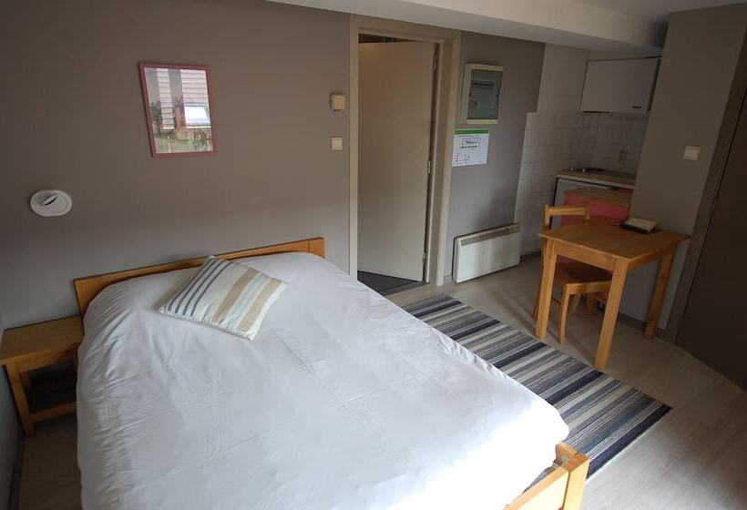 호텔 Piano 2   Mont St Guibert   Louvain La Neuve