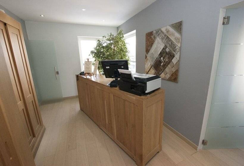 호텔 Piano 2   Mont St Guibert   Louvain La Neuve