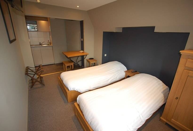 호텔 Piano 2   Mont St Guibert   Louvain La Neuve