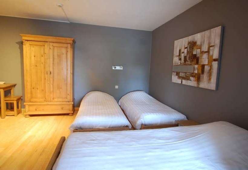 호텔 Piano 2   Mont St Guibert   Louvain La Neuve