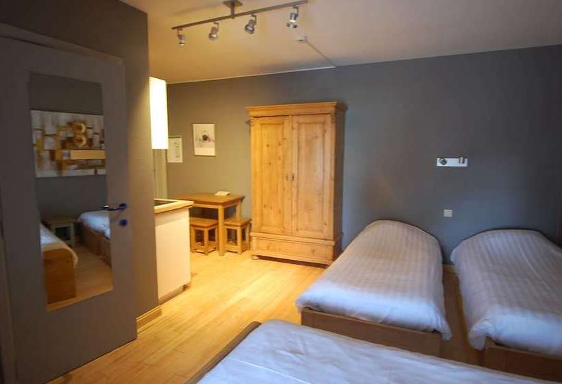 호텔 Piano 2   Mont St Guibert   Louvain La Neuve