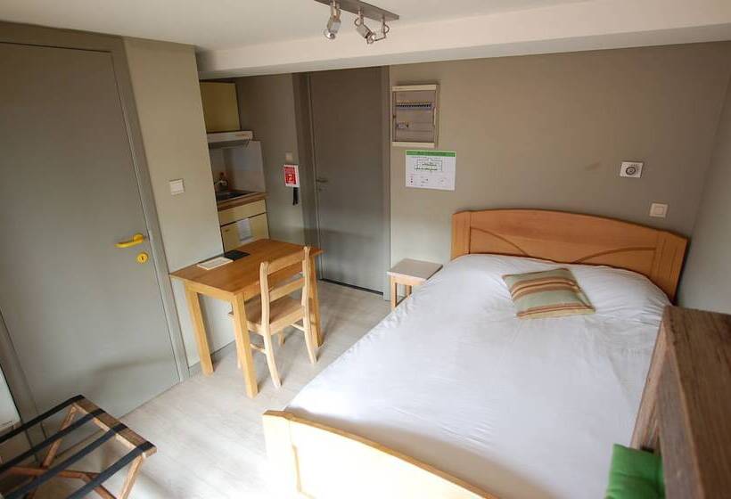 호텔 Piano 2   Mont St Guibert   Louvain La Neuve