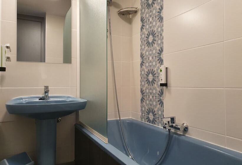 호텔 Piano 2   Mont St Guibert   Louvain La Neuve