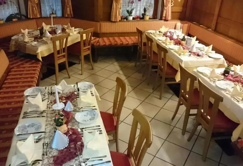 Hotelli Restaurant Burgblick